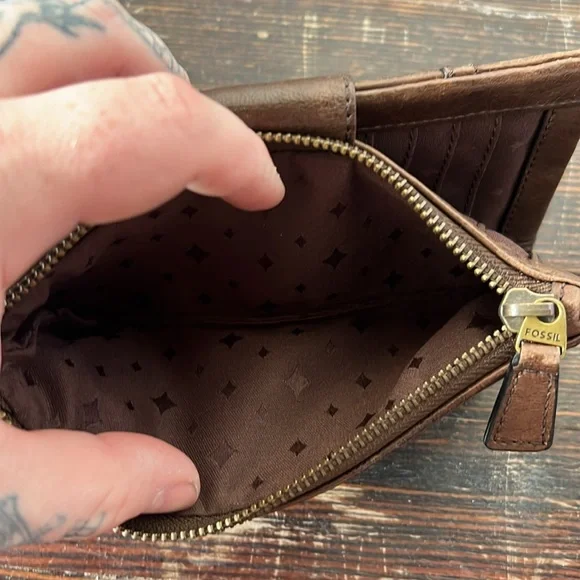 Fossil 1954 Long Live Vintage Leather Wallet - Picture 5 of 5